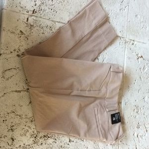 NWT! Exact Stretch cropped trousers